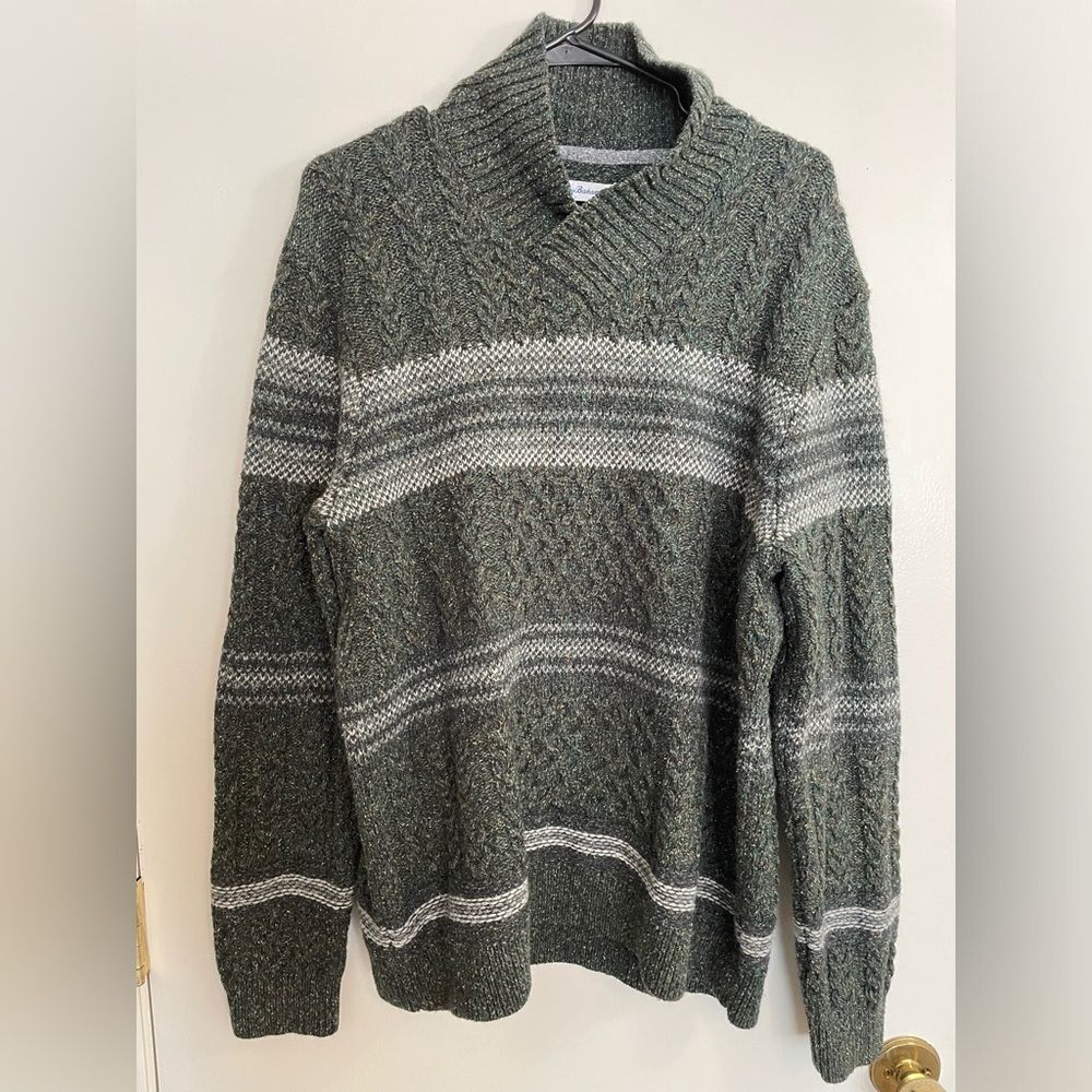 Tommy Bahama Green and Gray V-Neck Wool/Silk Blend Sweater Men’s Large